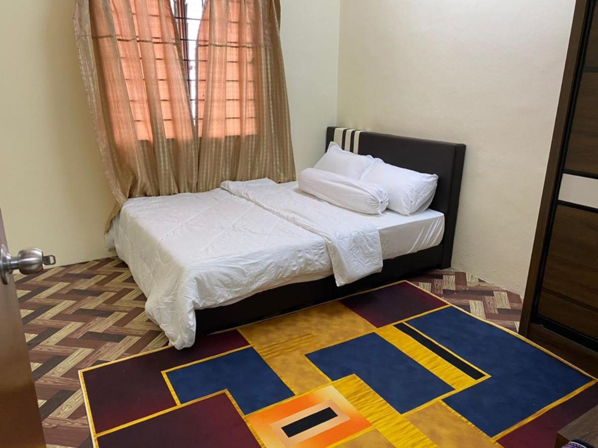 Homestay Sri Jasmine Kajang Exterior photo